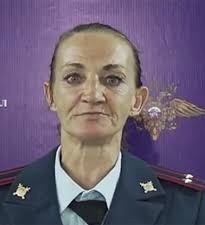 Страстарший лейтенант, девка молодой, все хотят поговорить с тобой...