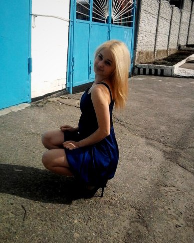 Девки, хорош выкобениватся перед фотиком