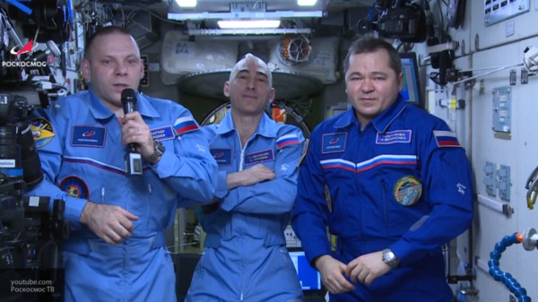 Китайцы заподозрили США во лжи с высадкой на Луне из-за скафандров NASA