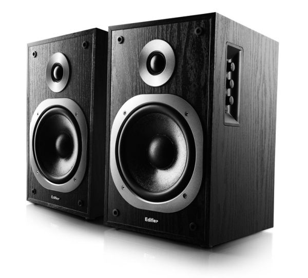 Пришел домой, подключил телефон к колонке...