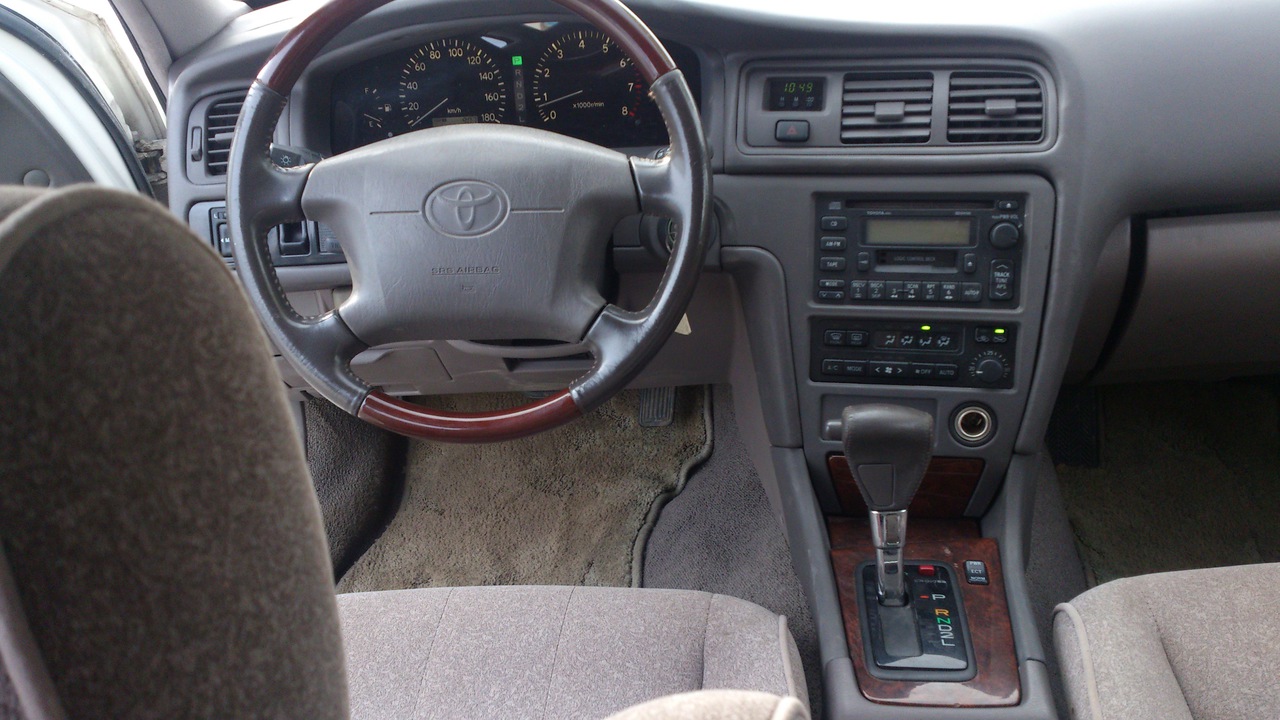 toyota crown с левым рулем