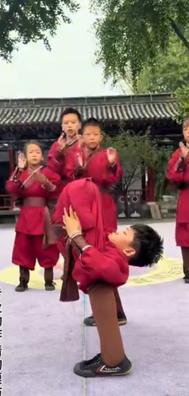 Попробуй повтори!