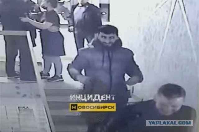 Группа националистов напала на подростка в Петербурге
