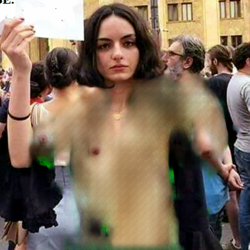 Раздевающее девушек приложение Deepnude взломали и выложили фото в открытый доступ