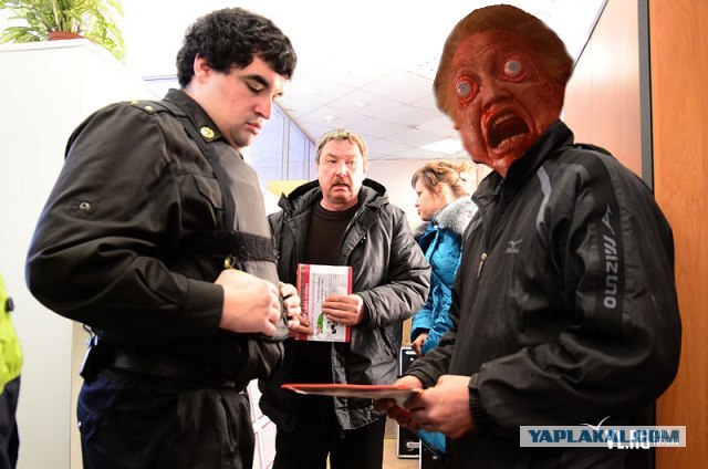 Фотожаба: Приставы и страховщики.