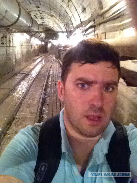В метро поезд сошел с рельсов (Славянский бульвар)