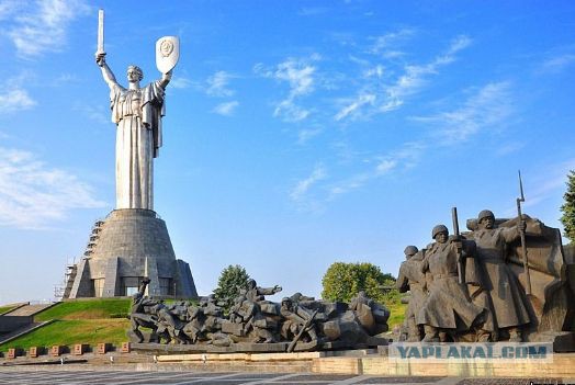 Фашисты снимают маски