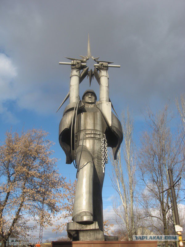 Какие прозвища дают памятникам в России
