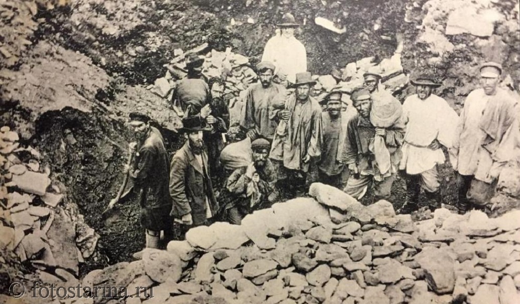 Расстрел на ленских золотых. Расстрел на ленских золотых. Ленский расстрел рабочих в 1912 г. Расстрел на ленских золотых. Расстрел на ленских золотых.