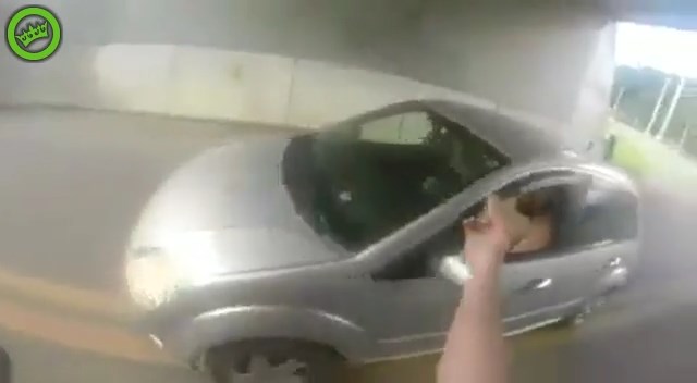 Ты показал мне средний палец... Но ты сделал это без уважения...