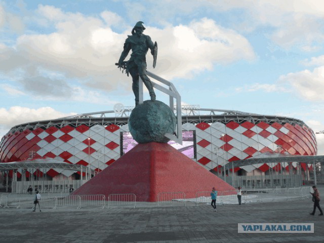 Как вам статуя Спартака возле нового стадиона