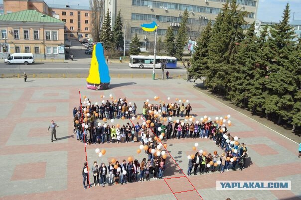 Флешмоб в честь Дня космонавтики в Пензе..