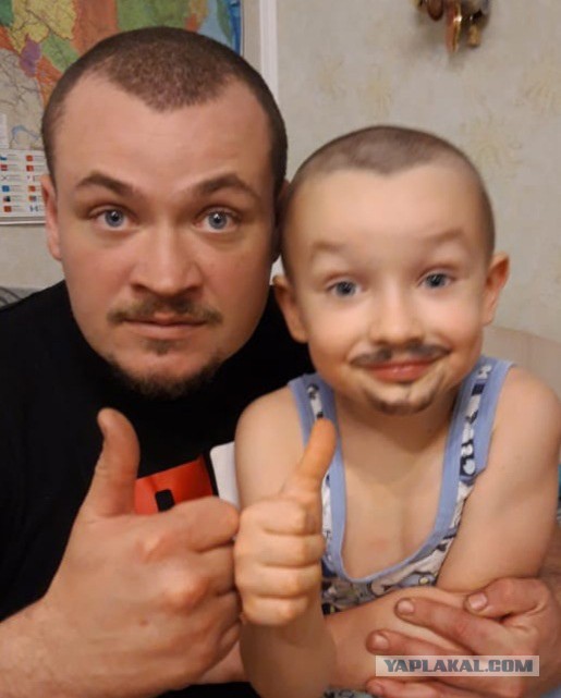 - Папа, сделай мне самолетик. - Не вопрос!