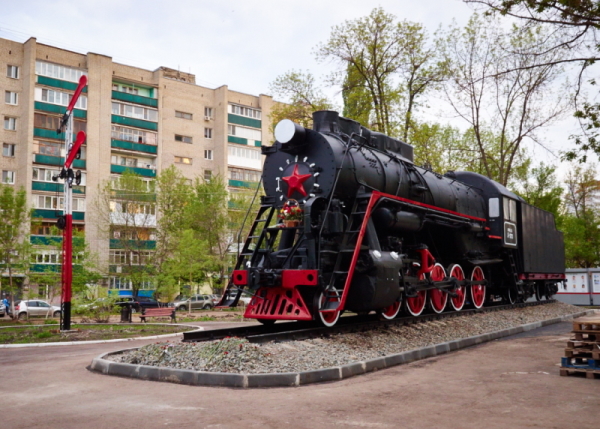 Памятник паровозу
