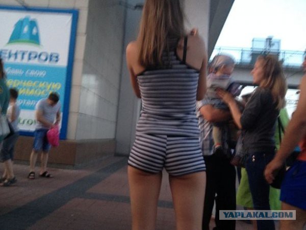 "Подглядываем" за девушками