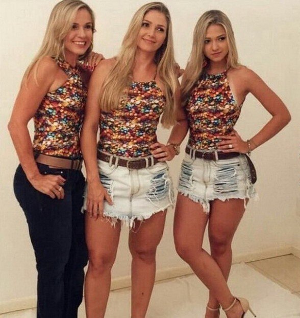 Дочь 18, мать 36