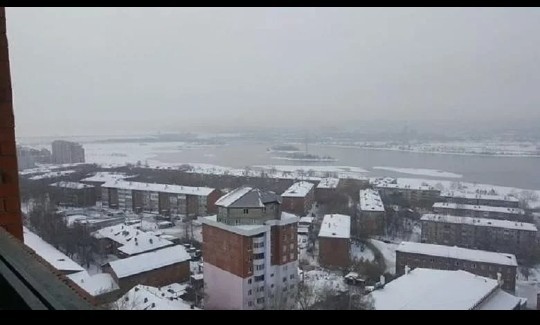 "Дачный домик" на одной из крыш в Петербурге