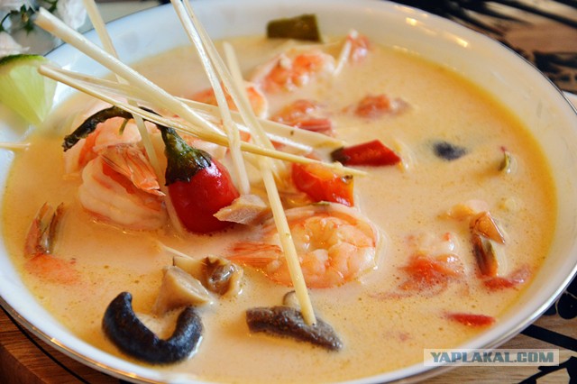 Вкусное обаяние Кулинарии, Повара ЯПа поздравляют милых дам!