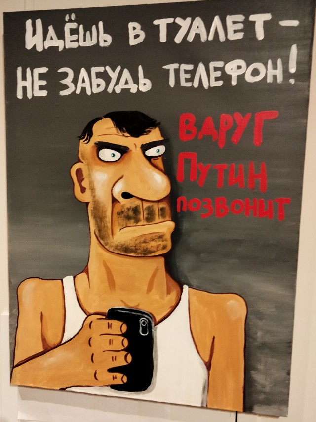 У кого "кнопочные" телефоны еще остались? Пришло их время!