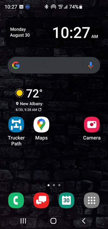 У кого что стоит на заставке телефона?