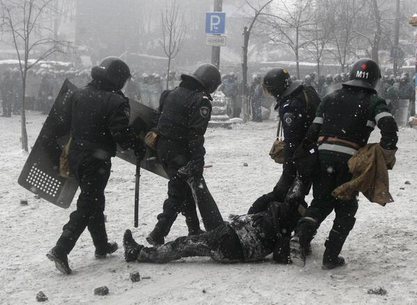 Украина штурмует верховную раду!