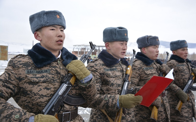 35 бригада вс. Монгольская Военная форма. Монголия воинская часть. Вооружённые силы Монголии. Современный монгольский военный.