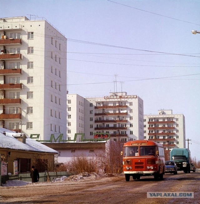 Фотографии прошлого с автомобилями, грузовиками и автобусами