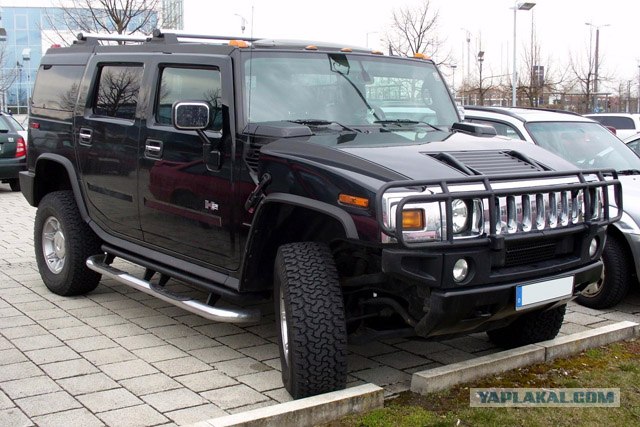Мужик сжигает HUMMER в Череповце