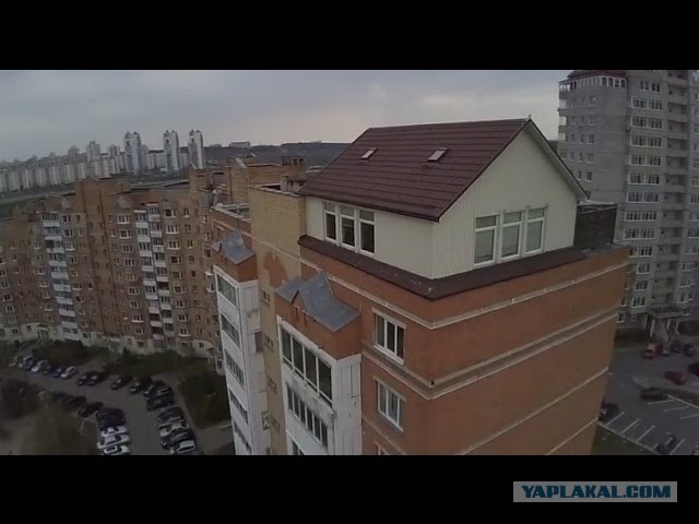 В Кишиневе на крыше многоэтажки построили дом