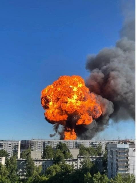 Мощный взрыв при разгрузке газовоза с последующим возгоранием произошёл в Пятигорске