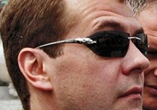 Медведев и очки