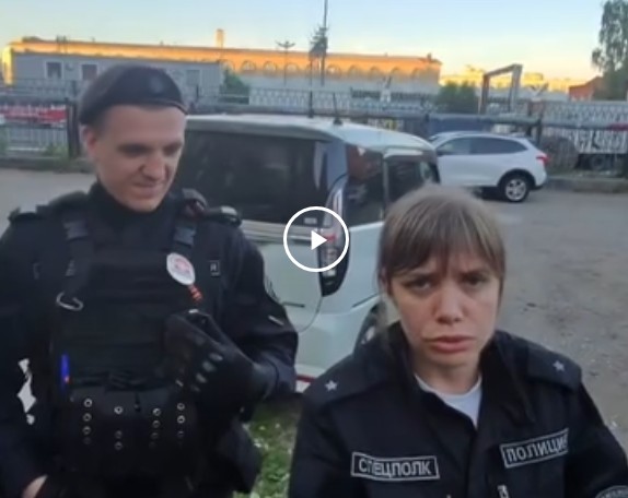 Спор с сотрудниками петербургской полиции