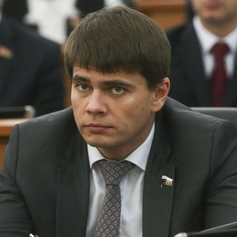 Однажды он подошёл к жене и будничным тоном сказал: «А я про тебя песенку написал»