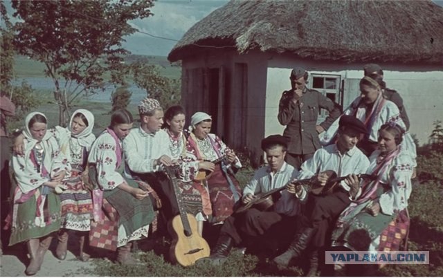 Фотографии второй мировой, многие цветные (фото)