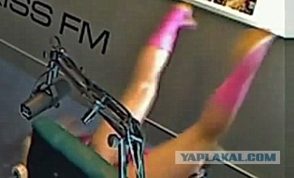 Kiss FM online, падение Dasha Dance со стула