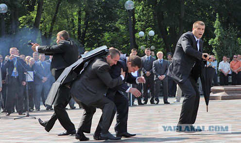 Уникальные кадры с приземлением и выходом Путина
