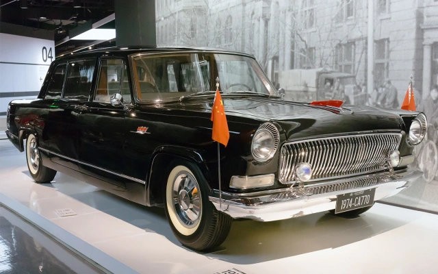Самый дорогой «китаец» в истории: в России представлен Hongqi Guoya