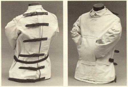 Подарил тёще вербу с плащём и она меня простила