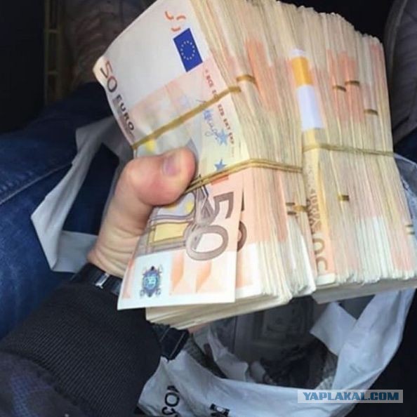 В 89 рублей сегодня европейцам обходится покупка 1 евро
