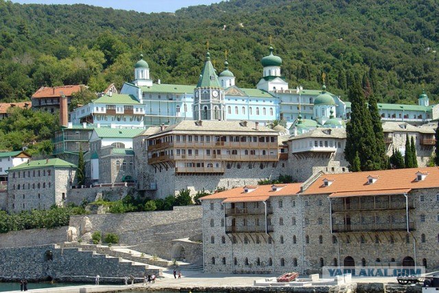 Монастыри на Святой Горе