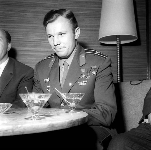 Редкие фотографии Ю.А.Гагарина (18 штук)