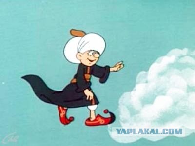 Уличный клоун отжигает