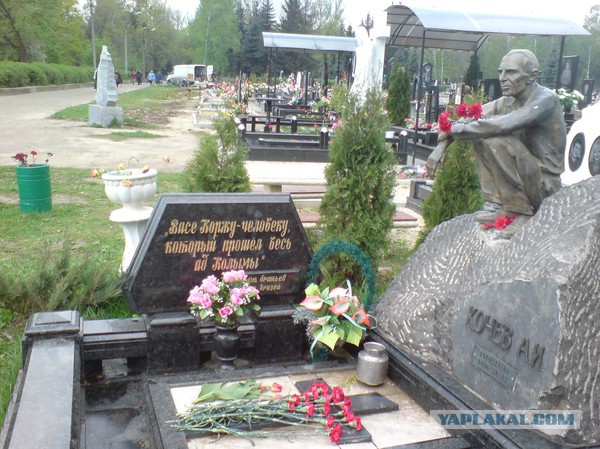 Дизайн кладбищенских памятников выходит на новый уровень