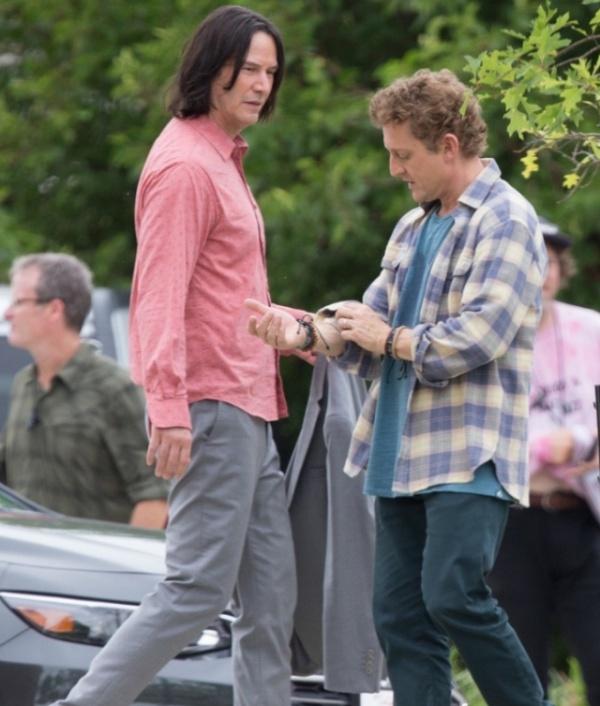 Узнаете этого парня в бейсболке?