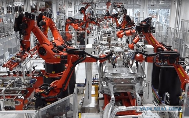 Илон Маск предложил использовать роботов-гуманоидов Optimus на заводах Tesla из-за нехватки работников в США