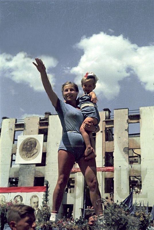 Фотографии из прошлого нашей страны в цвете -100