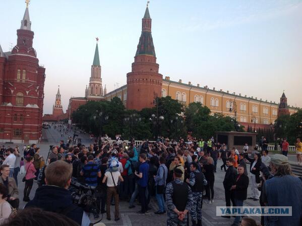 Русские мужики пришли на Майдан в Санкт Петербурге