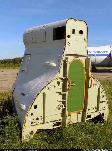 Зачем самолету ИЛ-76 остекление снизу?