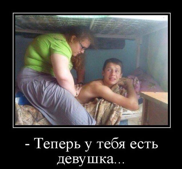 От улыбки хмурый день светлей