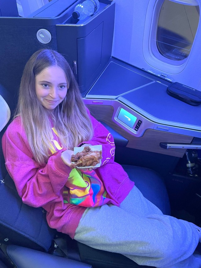 На рейсе British Airways случилось страшное — разморозились холодильники с едой и люди остались без питания на 12-часовом рейсе